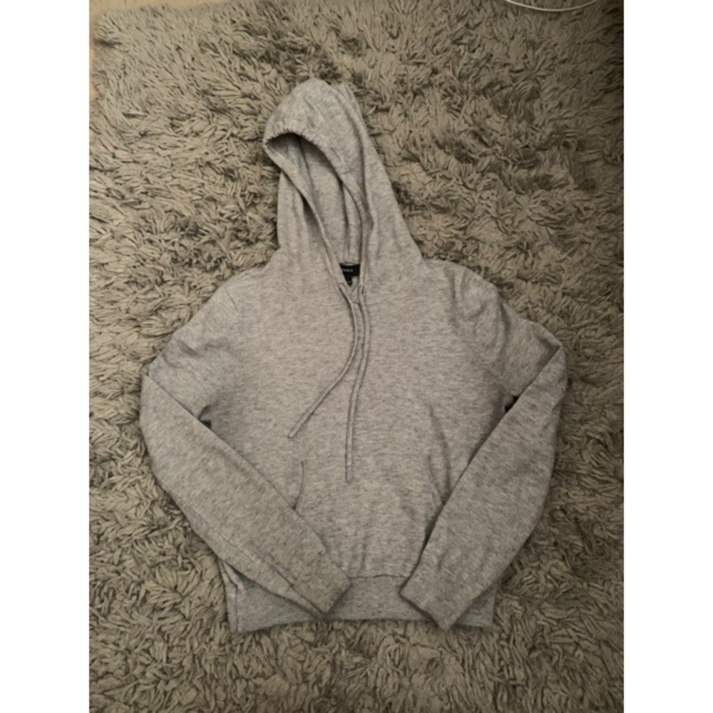 Cropped fitted heather grey sweater